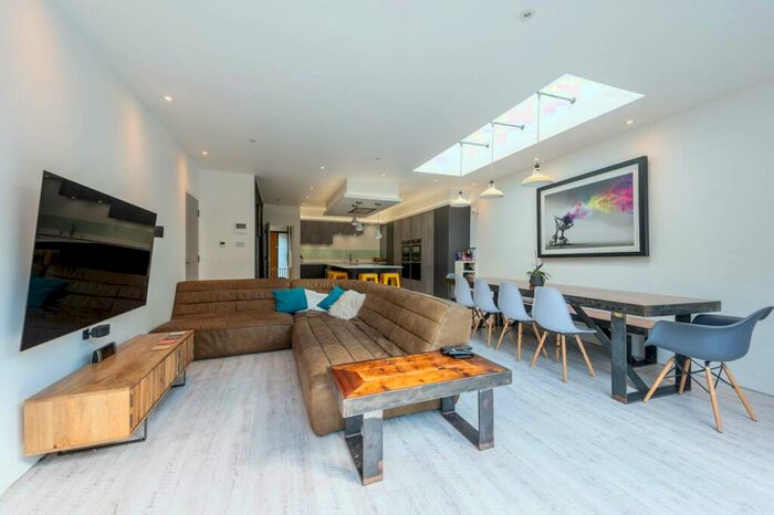 4 Bedroom End Of Terrace House To Rent In Morley Road, Sutton, SM3