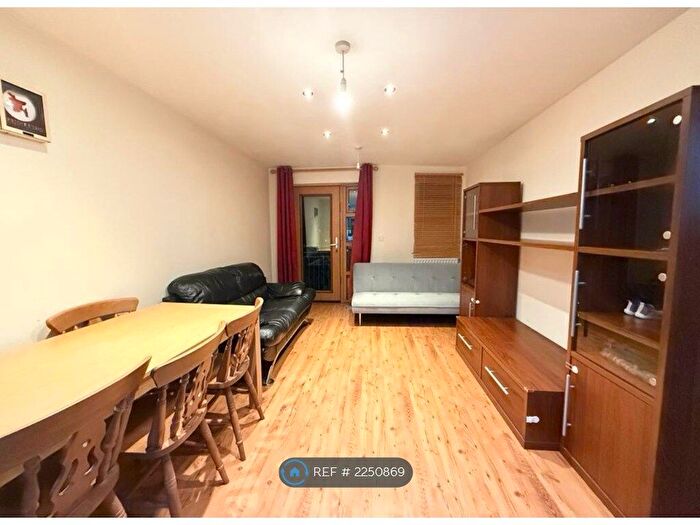 2 Bedroom Flat To Rent In Cooke Street, Barking, IG11