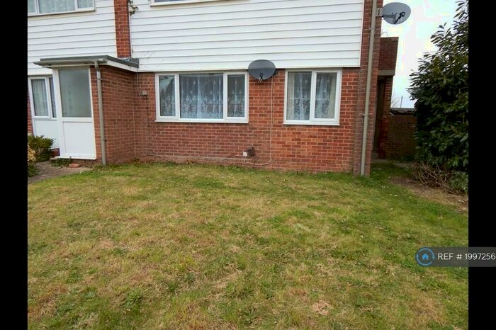2 Bedroom Flat To Rent In Brewers Lane, Gosport, PO13