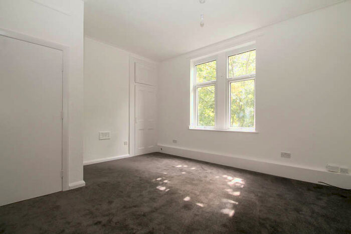 1 Bedroom Flat To Rent In Sefton Avenue, Leeds, LS11