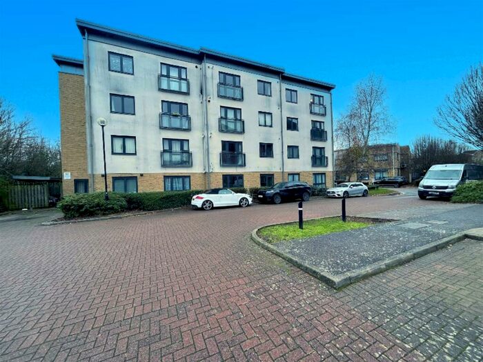 1 Bedroom Apartment To Rent In Stephenson Court, Crane Mead, Ware, SG12