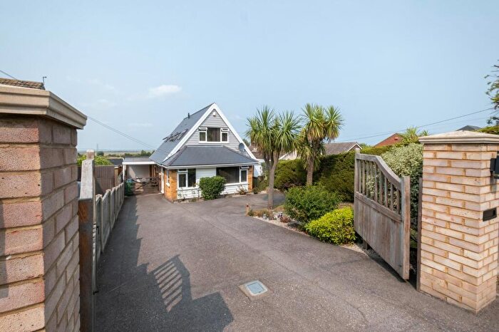 4 Bedroom Chalet For Sale In Dargate Road, Yorkletts, CT5