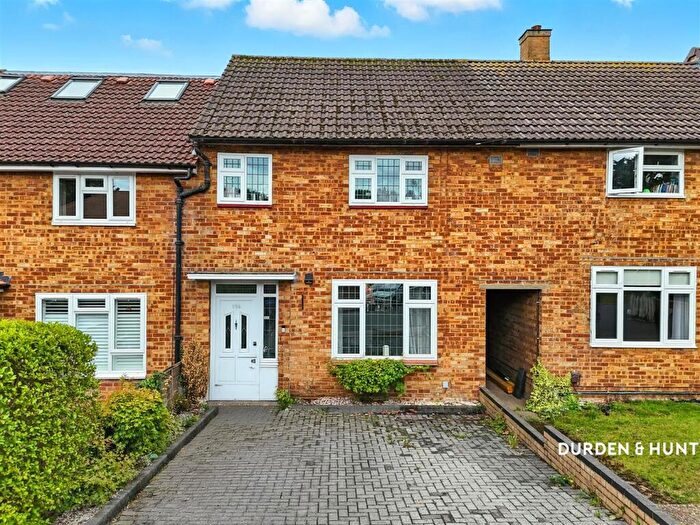 2 Bedroom Terraced House For Sale In Grosvenor Drive, Loughton, IG10