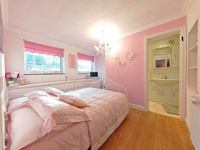 3 Bedroom Link Detached House To Rent In Ardingly, Bracknell, RG12