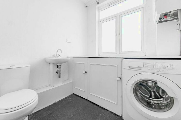 4 Bedroom End Of Terrace House To Rent In Spencer Road, Mitcham, CR4