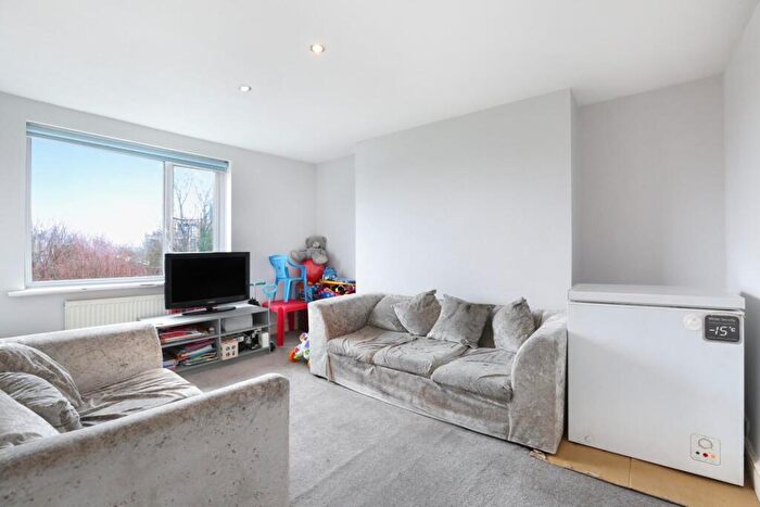 1 Bedroom Apartment For Sale In Devonshire Road, London, SE23