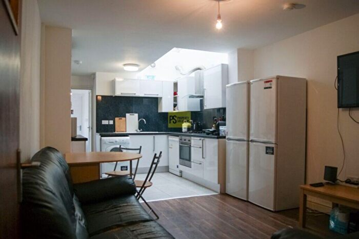 6 Bedroom Terraced House To Rent In Dawlish Road, Selly Oak, Birmingham, B29