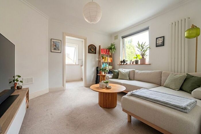 1 Bedroom Flat For Sale In Muswell Road, London, N10