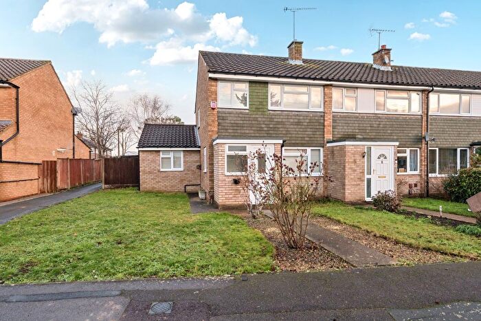 3 Bedroom End Of Terrace House For Sale In Hag Hill Rise, Taplow, Buckinghamshire, SL6