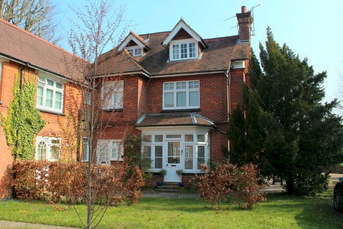 1 Bedroom Ground Flat To Rent In Busbridge Lane, Godalming, Surrey, GU7