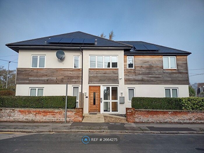 1 Bedroom Flat To Rent In Hawthorn Road, Chippenham, SN15