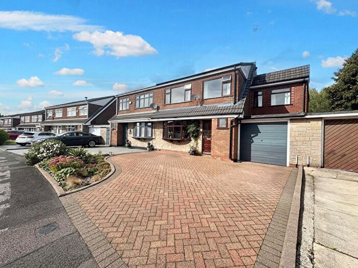 5 Bedroom Semi-Detached House For Sale In Standfield Drive, Worsley, M28