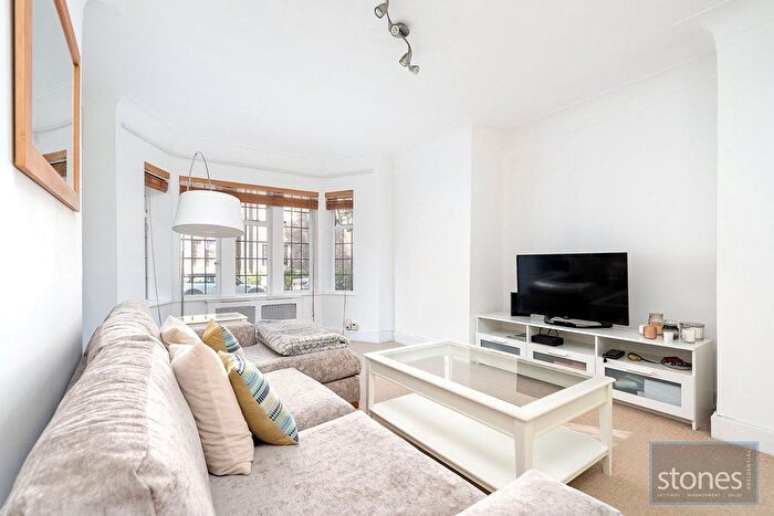 2 Bedroom Flat To Rent In Tudor Close, Belsize Park, London, NW3