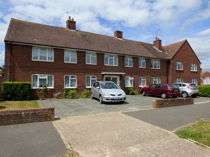 2 Bedroom Flat To Rent In Fitzalan Road, Littlehampton BN17