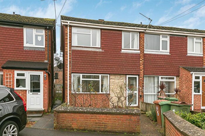 3 Bedroom End Of Terrace House For Sale In Ashton Close, Sutton, SM1