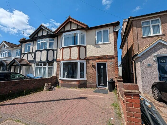 3 Bedroom Semi-Detached House To Rent In Cherry Tree Lane, Rainham, RM13