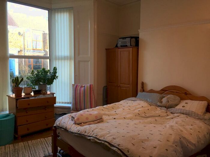 5 Bedroom House To Rent In Aylesbury Rd, Brynmill, Swansea, SA2