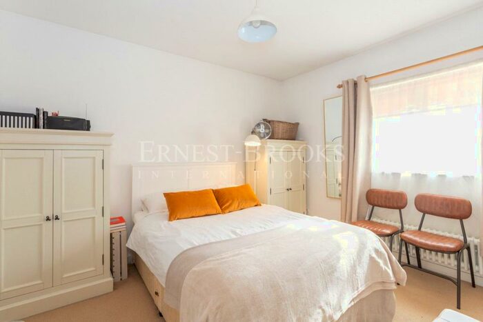 2 Bedroom Apartment To Rent In West Ham Lane, Stratford, E15
