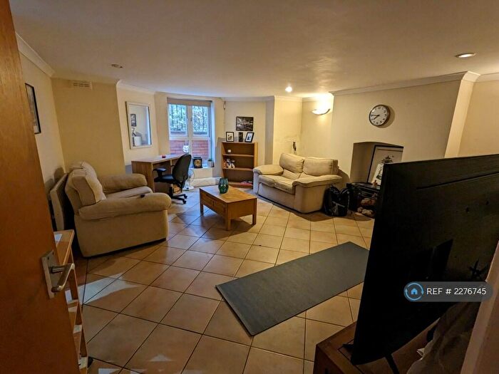 1 Bedroom Flat To Rent In Whitelow Road, Manchester, M21