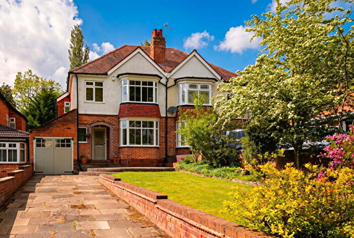 3 Bedroom Semi-Detached House For Sale In Stonerwood Avenue, Hall Green, B28