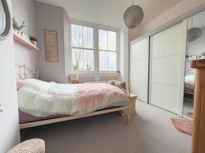1 Bedroom Flat For Sale In Hammerwood Road, Ashurst Wood, RH19