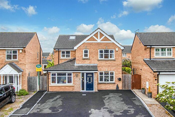 5 Bedroom Detached House For Sale In Champion Avenue, Castleford, WF10