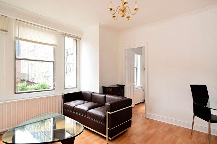 1 Bedroom Flat To Rent In Baldwins Gardens, Clerkenwell, London, EC1N