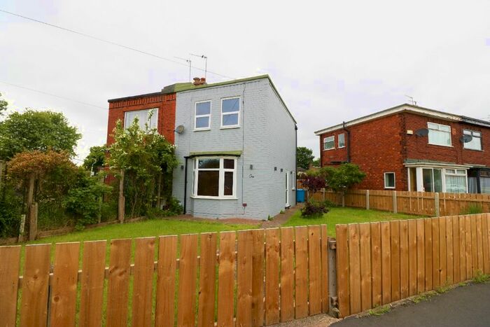 3 Bedroom Semi-Detached House To Rent In Cradley Road, Hull, HU5