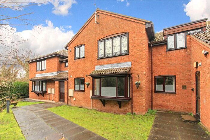 2 Bedroom Apartment To Rent In Kings Court, Lower Kings Road, Berkhamsted, Hertfordshire, HP4