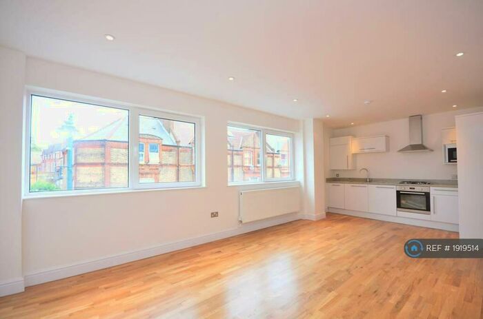 2 Bedroom Flat To Rent In West Norwood, London, SE27