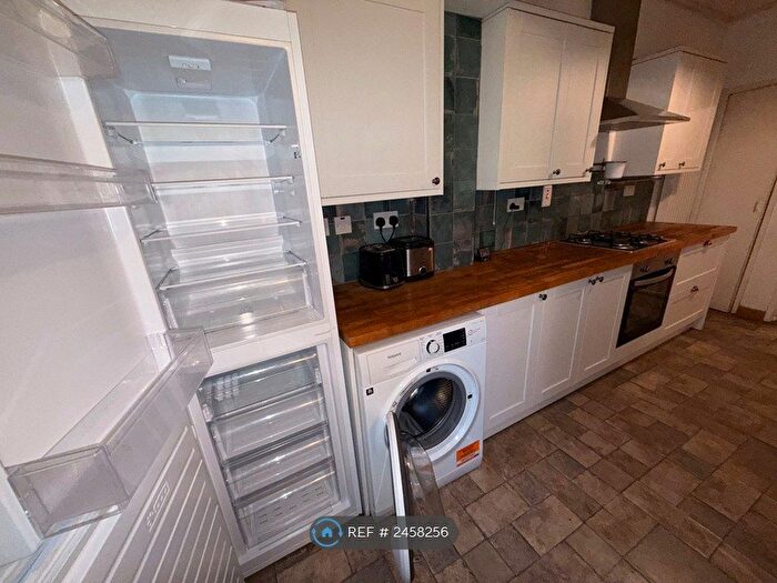 2 Bedroom End Of Terrace House To Rent In York Road, Salisbury, SP2