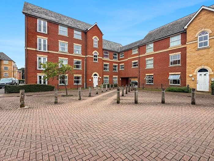 2 Bedroom Apartment For Sale In Malyon Close, Braintree, CM7