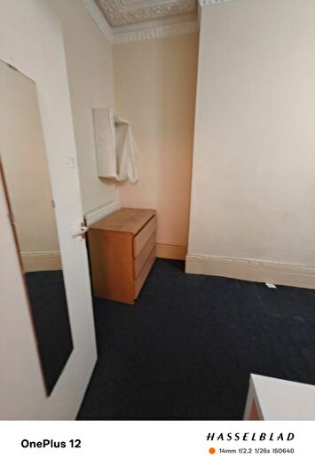 2 Bedroom Flat To Rent In Amhurst Road, London, E8