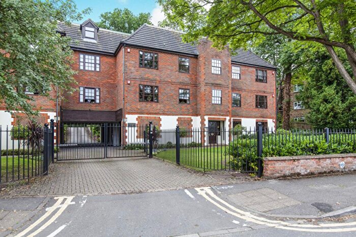 1 Bedroom Flat To Rent In St Michaels Court, Princes Road, Weybridge, KT13