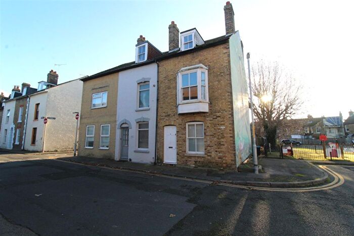 4 Bedroom End Of Terrace House To Rent In Victoria Street, Whitstable, CT5