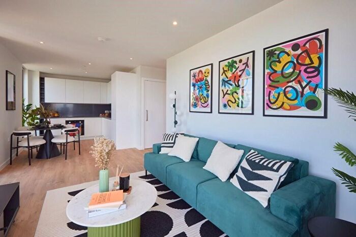 1 Bedroom Flat To Rent In Angela Court, Dod Street, Limehouse, London, PE14