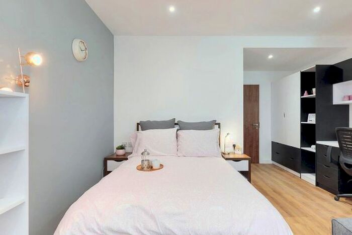Studio To Rent In Apt, Gravity Residence #, L2