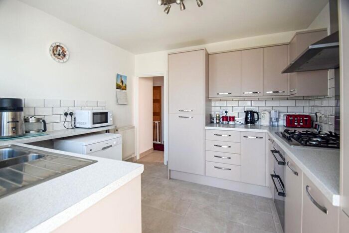 2 Bedroom Bungalow For Sale In Lower Woodlands Road, Gillingham, ME7