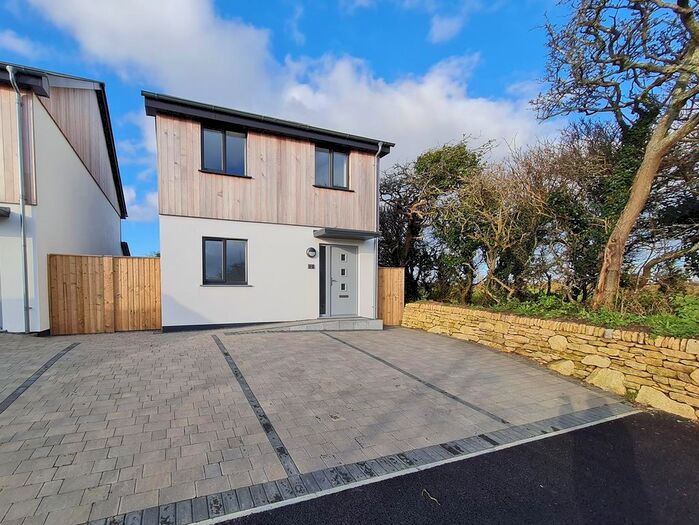 4 Bedroom Detached House For Sale In Crowntown, Helston, TR13