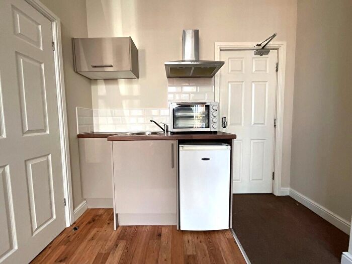 Studio To Rent In Flat, Avenue Road, DN2