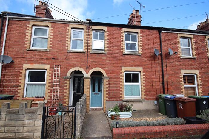 2 Bedroom Terraced House For Sale In Hawthorn Road, Chippenham, SN15