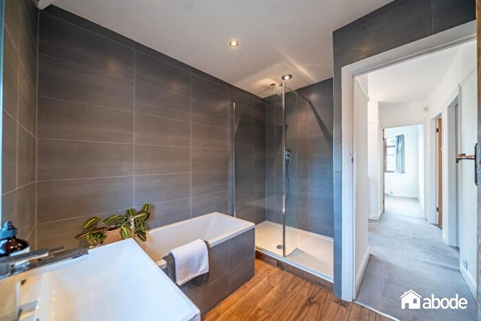 3 Bedroom Semi-Detached House For Sale In Wyndale Close, Mossley Hill, Liverpool, L18