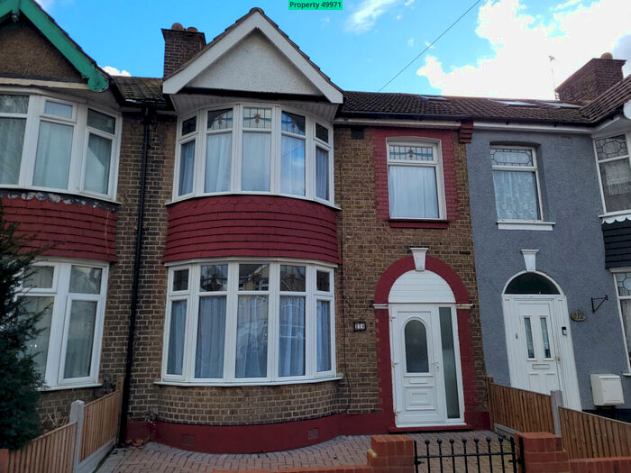 3 Bedroom Terraced House To Rent In Upminster Road South, Rainham, RM13