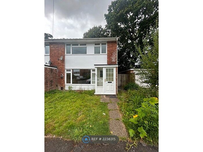3 Bedroom End Of Terrace House To Rent In Woodvale Gardens, New Milton, BH25