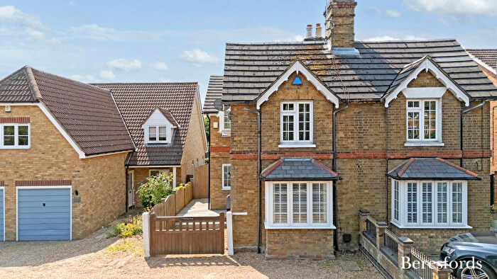 3 Bedroom Semi Detached House For Sale In Rayleigh Road, Hutton, CM13