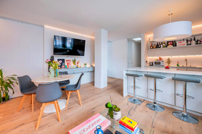 3 Bedroom Apartment To Rent In Fairclough Street, E1