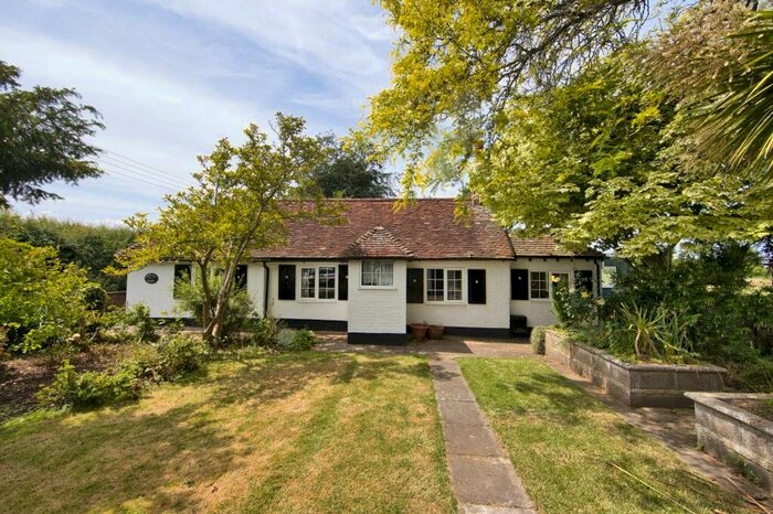 2 Bedroom Cottage For Sale In Chapel Road, Tilmanstone, CT14