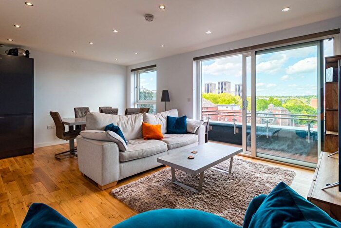 2 Bedroom Flat To Rent In New York Road, Leeds, LS2