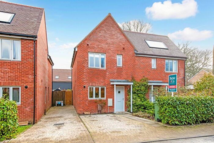3 Bedroom Semi Detached House For Sale In Horders Wood Gardens, Waltham Chase, SO32