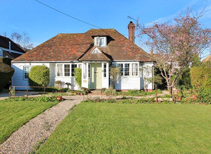 4 Bedroom Detached Bungalow For Sale In The Green, Woodchurch, TN26